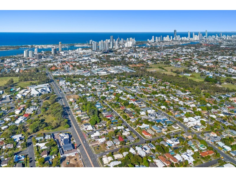 4 Fox Avenue, Southport QLD 4215