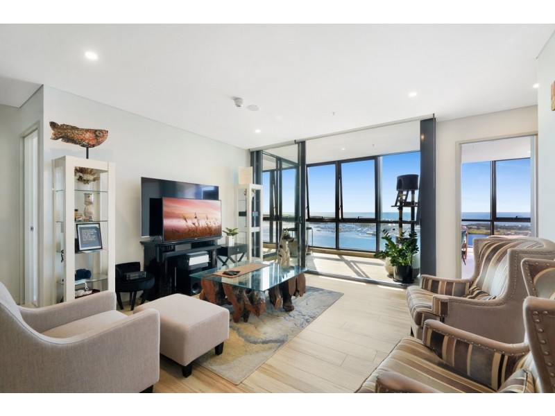 2008/2 Como Crescent, Southport QLD 4215