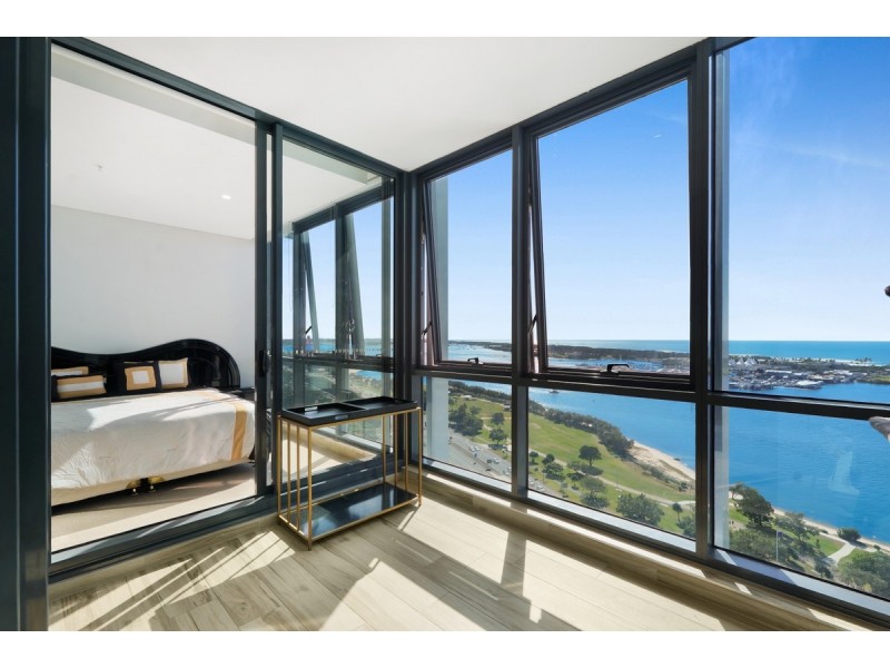 2008/2 Como Crescent, Southport QLD 4215