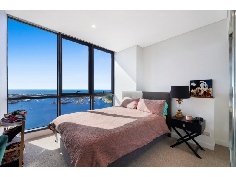 2008/2 Como Crescent, Southport QLD 4215