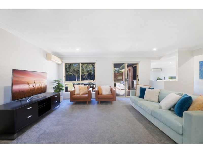 44 Desert Falls Crescent, Parkwood QLD 4214
