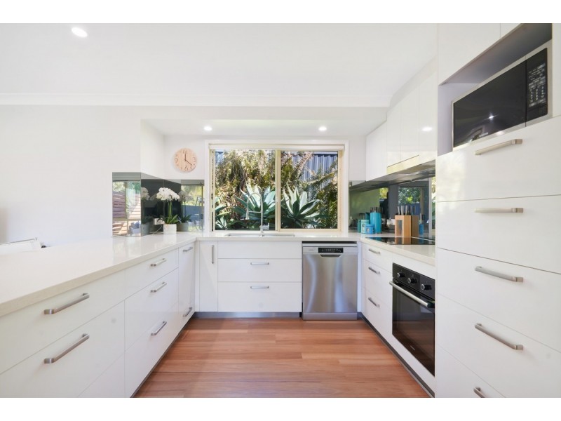 44 Desert Falls Crescent, Parkwood QLD 4214