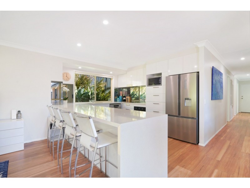 44 Desert Falls Crescent, Parkwood QLD 4214
