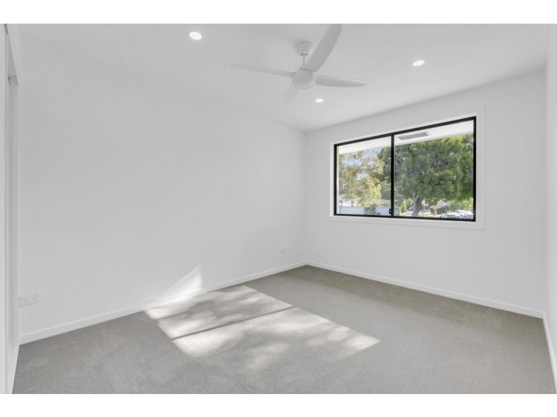 1 & 2/60 Walton Street, Southport QLD 4215