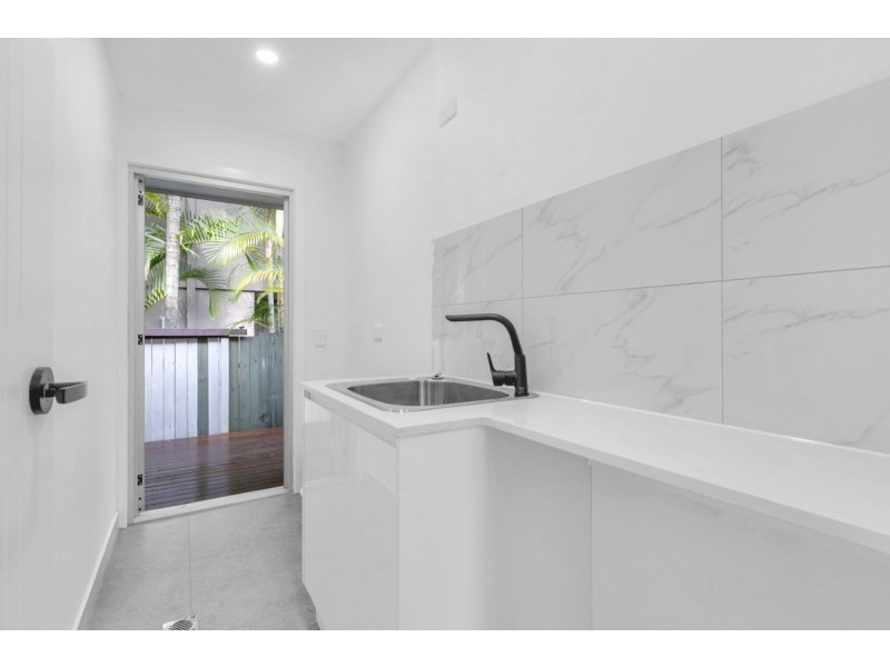 1 & 2/60 Walton Street, Southport QLD 4215