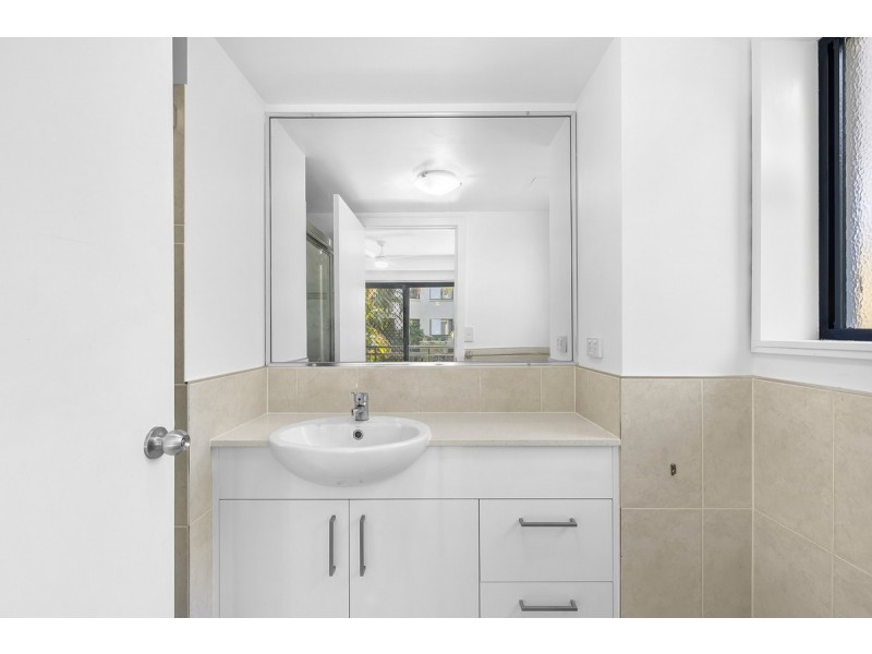 16/138 High Street, Southport QLD 4215