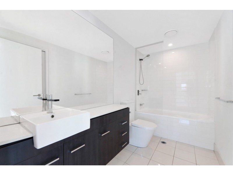 4701/25-31 East Quays Drive, Biggera Waters QLD 4216