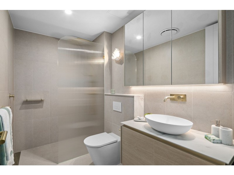 204/24 Queen Street, Southport QLD 4215