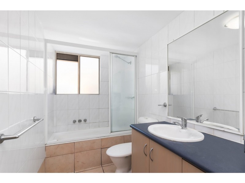 6/146 Marine Parade, Southport QLD 4215