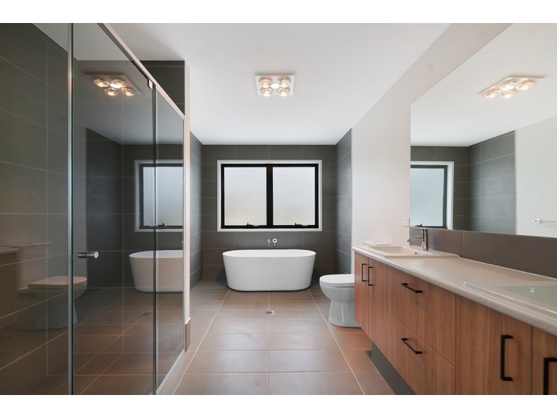 45 Shirley Street, Southport QLD 4215