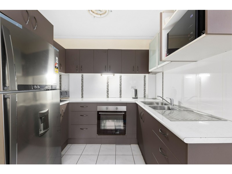 4/18 Queen Street, Southport QLD 4215
