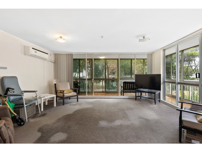 4/18 Queen Street, Southport QLD 4215