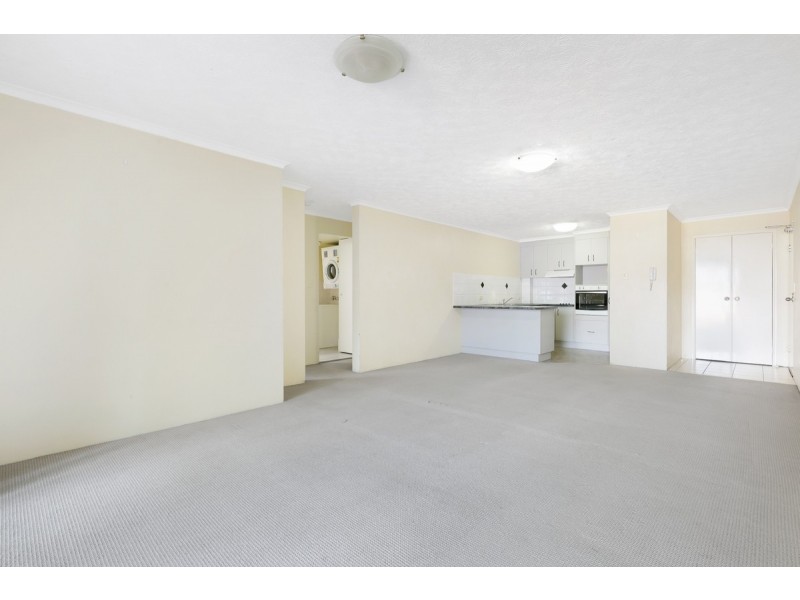 4/28 Sykes Court, Southport QLD 4215