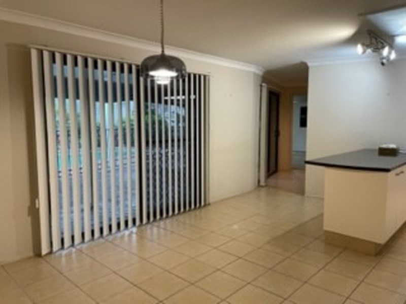 8 Careel Close, Helensvale QLD 4212