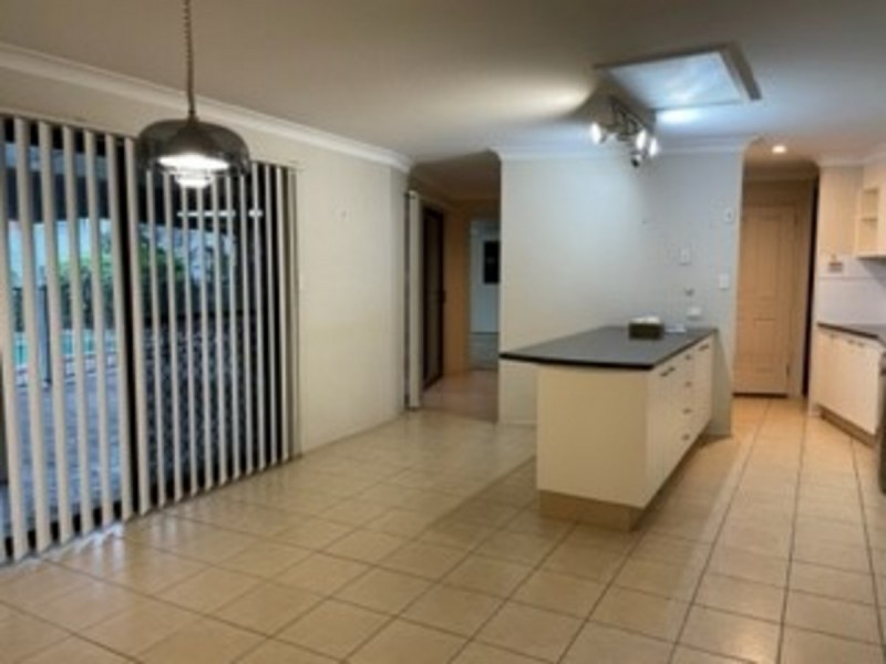 8 Careel Close, Helensvale QLD 4212