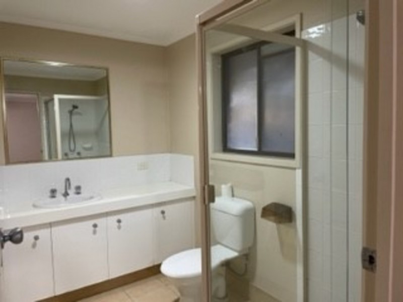 8 Careel Close, Helensvale QLD 4212