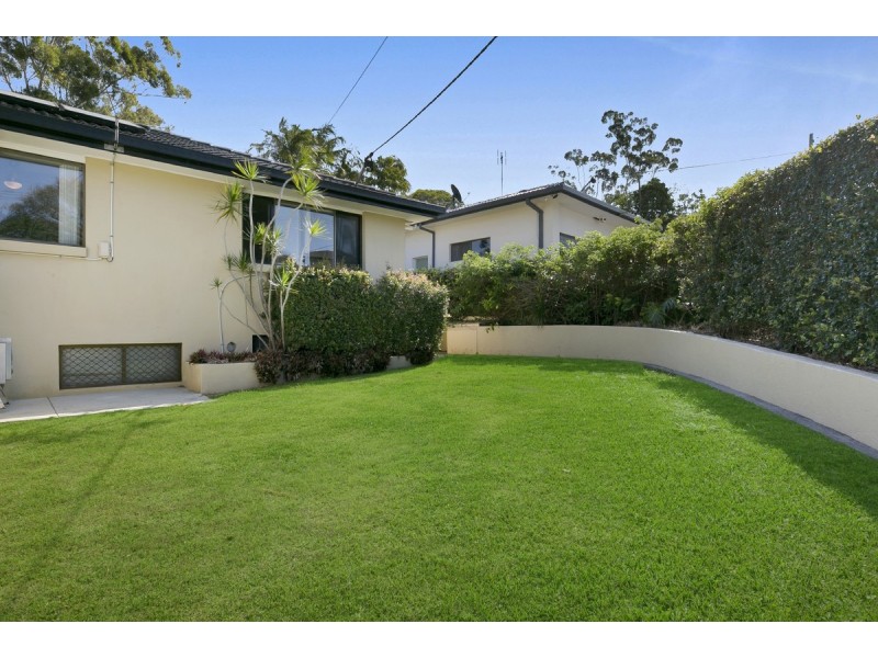 6 Daniel Crescent, Ashmore QLD 4214