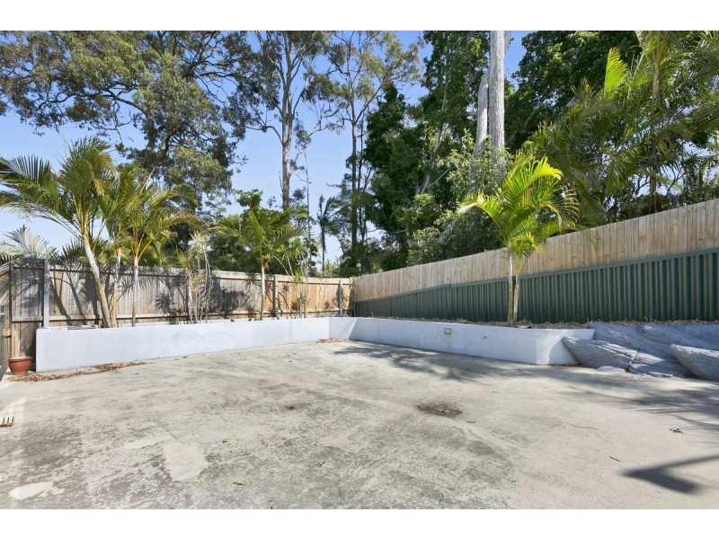 6 Daniel Crescent, Ashmore QLD 4214