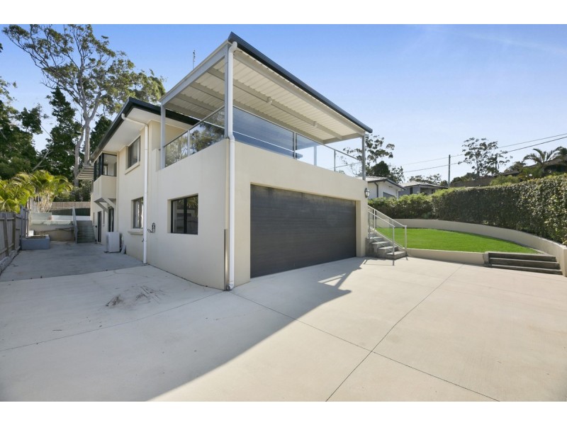 6 Daniel Crescent, Ashmore QLD 4214