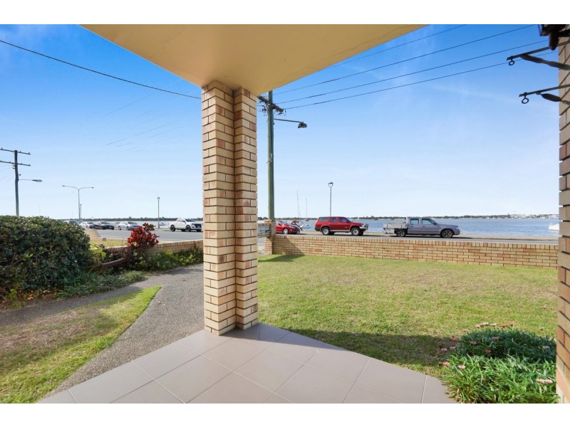 2/264 Marine Parade, Labrador QLD 4215