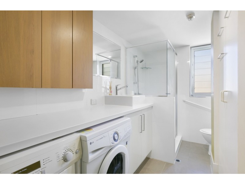 58/30 Marine Parade, Southport QLD 4215