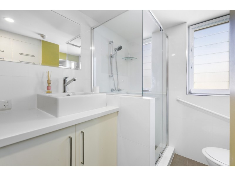 58/30 Marine Parade, Southport QLD 4215