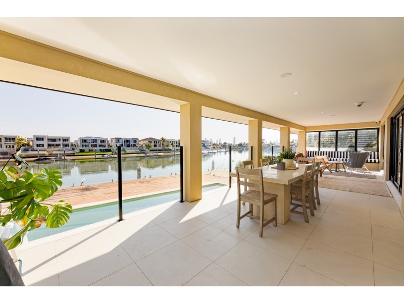 11 Namatjira Close, Broadbeach Waters QLD 4218