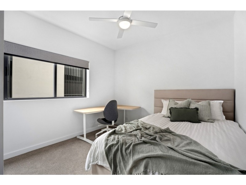 27/137 Eugaree Street, Southport QLD 4215