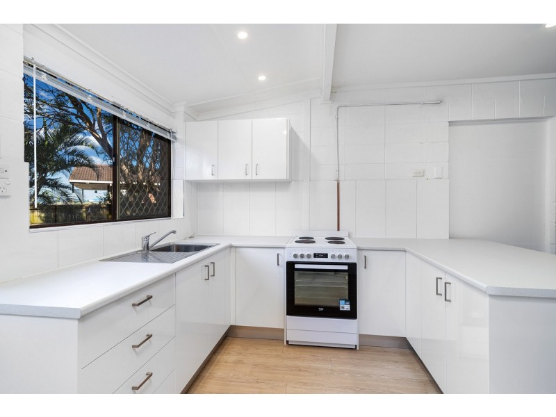 10B Crinkle Court, Southport QLD 4215
