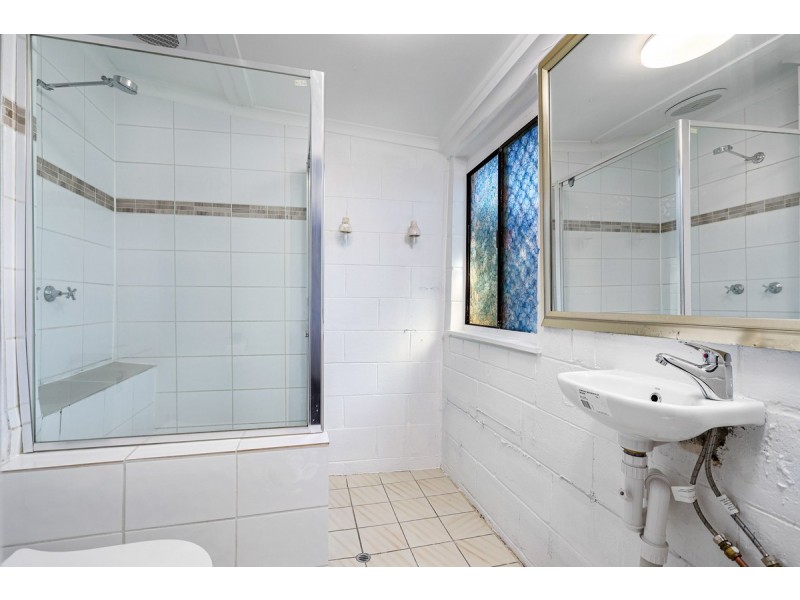 10B Crinkle Court, Southport QLD 4215