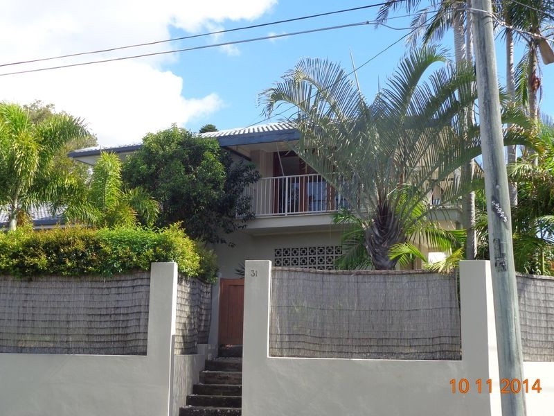 31 Wistaria Avenue, Southport QLD 4215