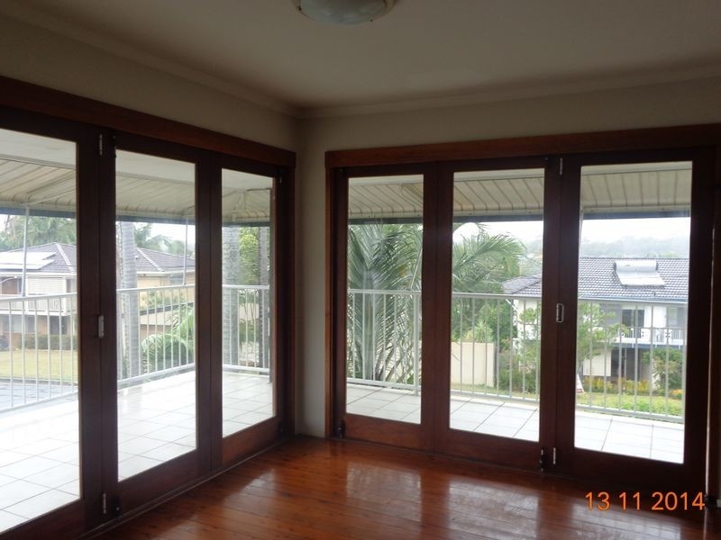 31 Wistaria Avenue, Southport QLD 4215