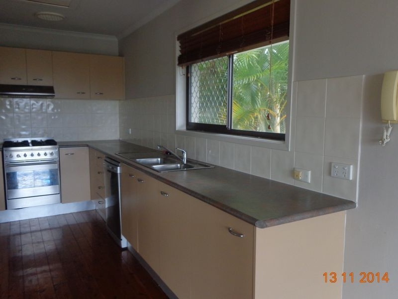 31 Wistaria Avenue, Southport QLD 4215
