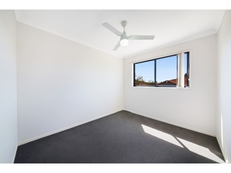 16/31 Archipelago Street, Pacific Pines QLD 4211