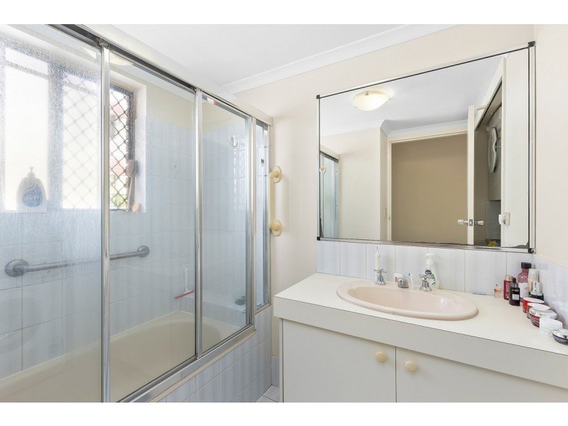 1/144 Marine Parade, Southport QLD 4215