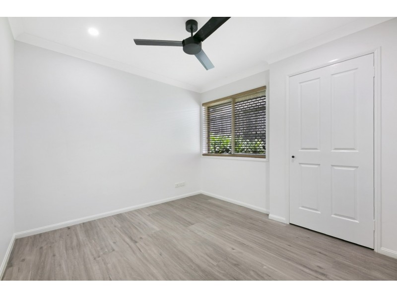 11 Castle Rock Street, Parkwood QLD 4214