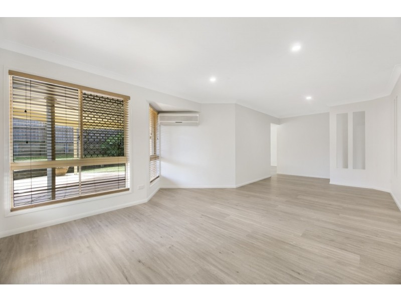 11 Castle Rock Street, Parkwood QLD 4214