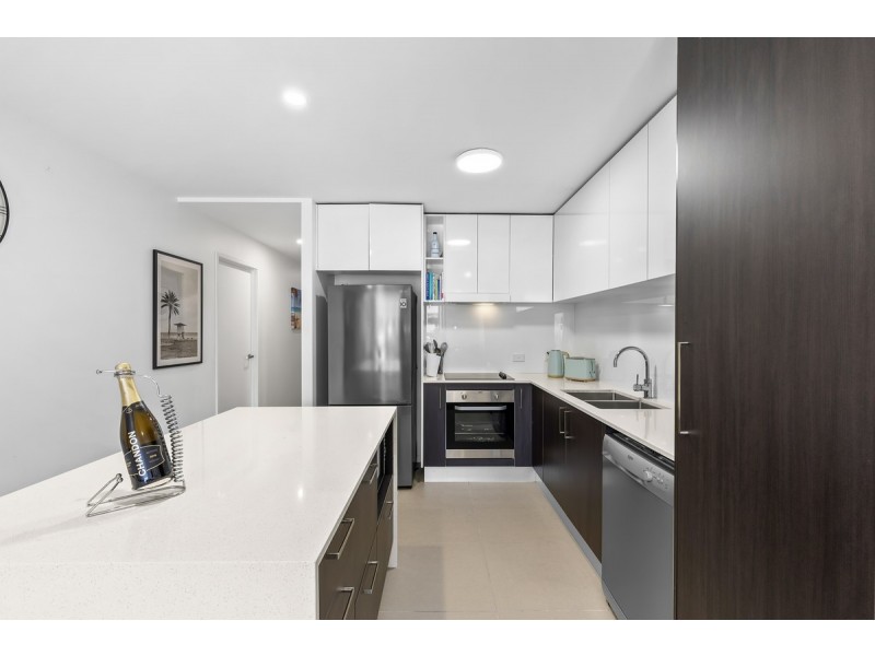 201/26 Spendelove Avenue, Southport QLD 4215