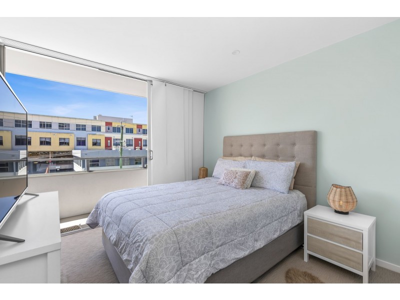 201/26 Spendelove Avenue, Southport QLD 4215