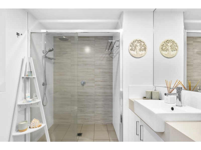 201/26 Spendelove Avenue, Southport QLD 4215