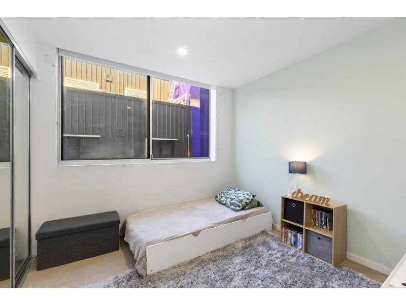 201/26 Spendelove Avenue, Southport QLD 4215