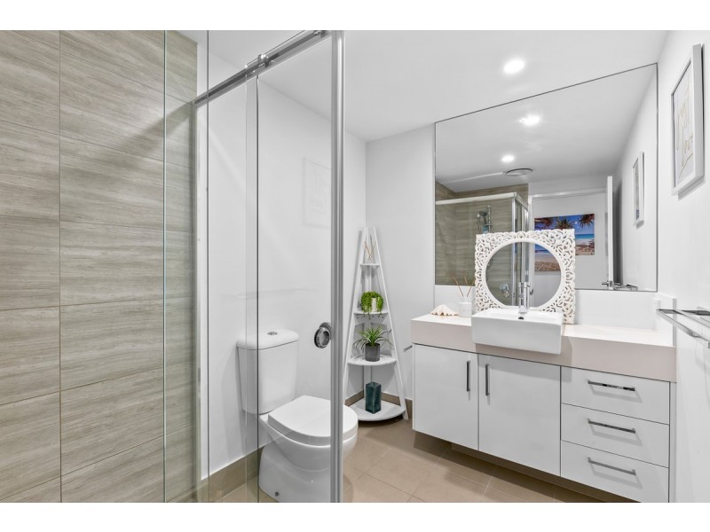 201/26 Spendelove Avenue, Southport QLD 4215