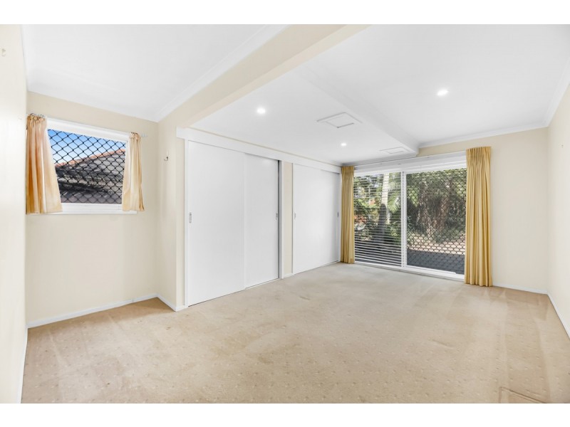 26 Petersen Avenue, Southport QLD 4215