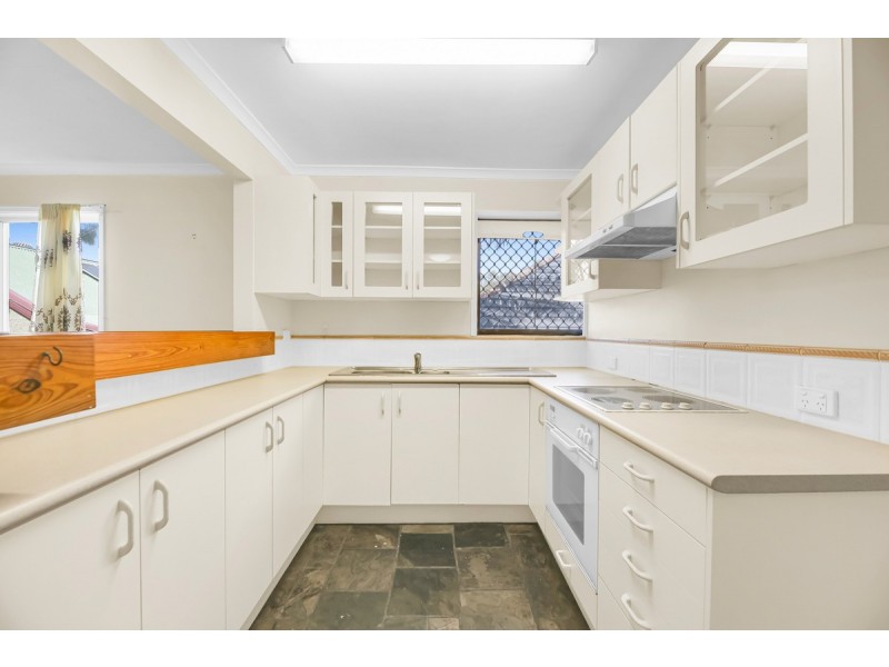 26 Petersen Avenue, Southport QLD 4215