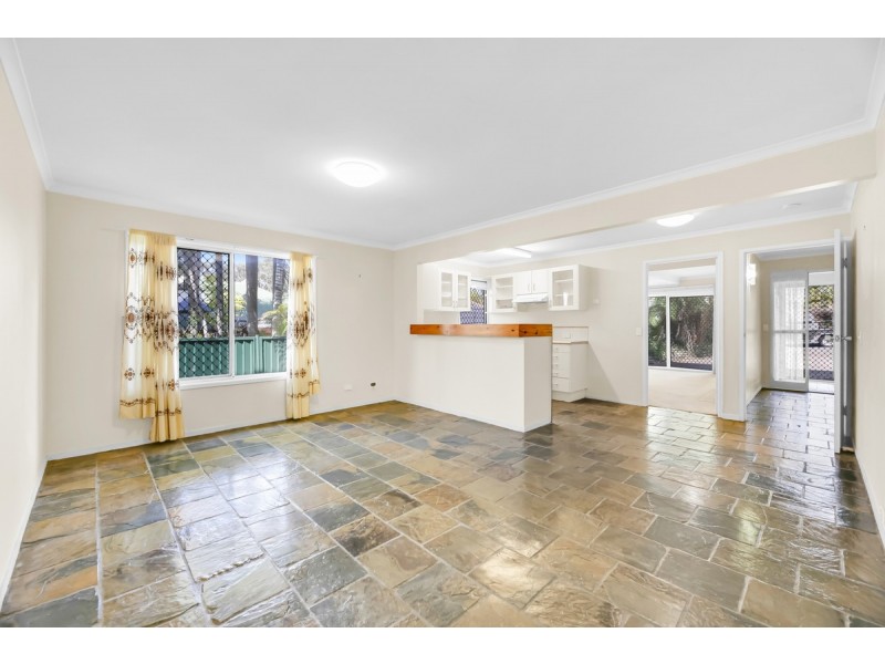 26 Petersen Avenue, Southport QLD 4215