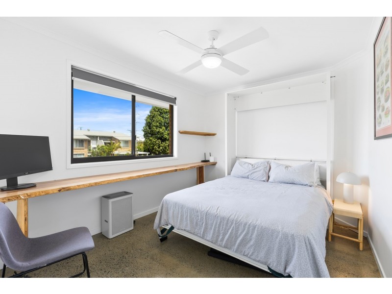 4/9 Proud Street, Labrador QLD 4215