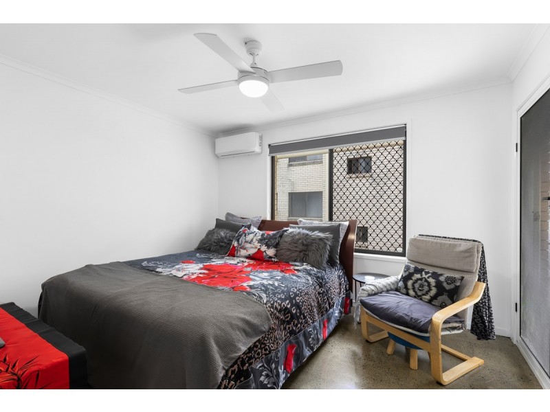 4/9 Proud Street, Labrador QLD 4215