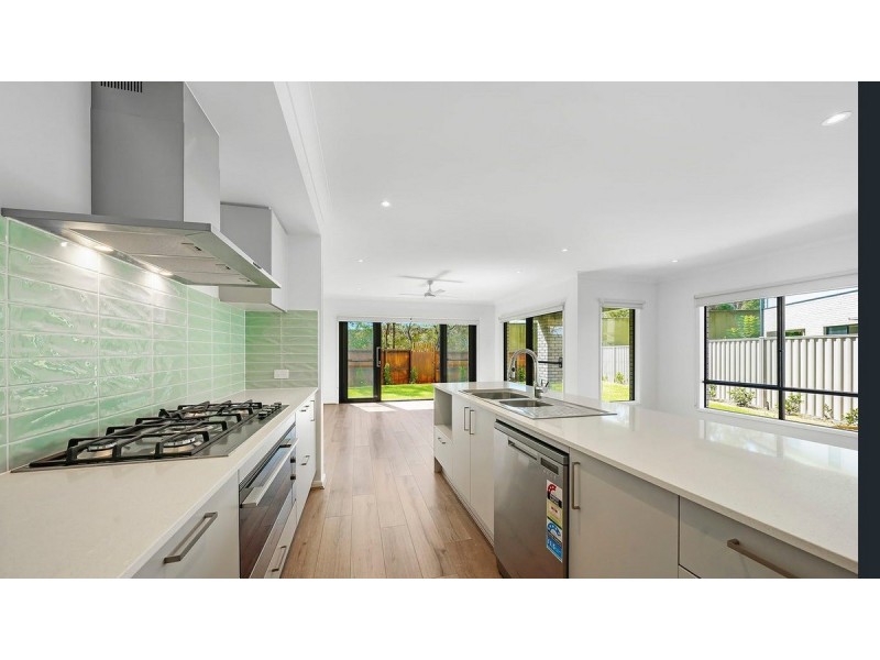 12 Buring Court, Highland Park QLD 4211