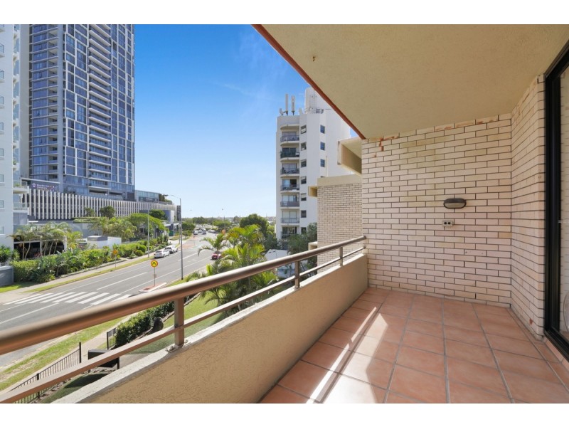 12/81 Brighton Parade, Southport QLD 4215