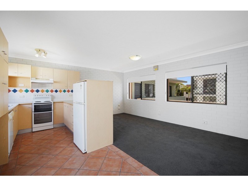 302/132 Marine Parade, Southport QLD 4215